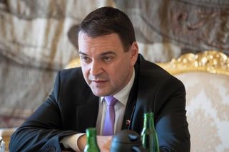 Politici se předvedli ve studiu. Držte hubu, vykřikoval Macinka - Novinky